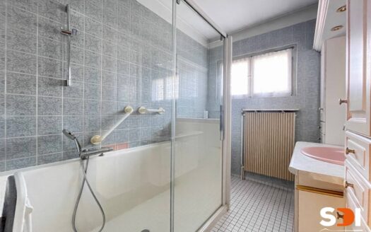 ESCHAU – MAISON PLAIN PIED 130M² SUR 8,10 ARES – 4-5P/3CH AVEC FORT POTENTIEL