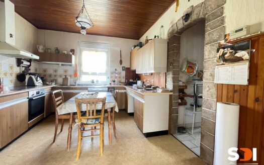 ESCHAU – MAISON 100M² SUR 5,57 ARES AVEC TERRASSE + COUR + JARDIN