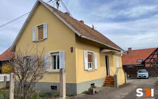 ESCHAU – MAISON 100M² SUR 5,57 ARES AVEC TERRASSE + COUR + JARDIN