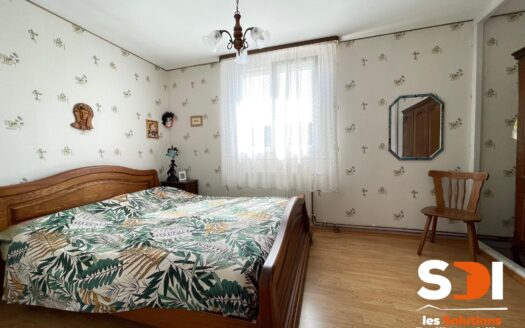 PLOBSHEIM – MAISON JUMELÉE 90M² SUR 2,30 ARES AVEC VERANDA + JARDIN + GGE + CAVE