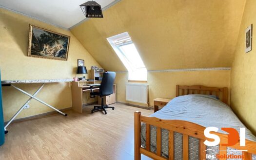 PLOBSHEIM – MAISON JUMELÉE 90M² SUR 2,30 ARES AVEC VERANDA + JARDIN + GGE + CAVE