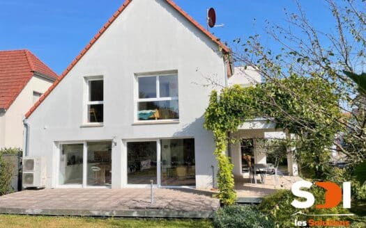 PLOBSHEIM – MAISON 160M² SUR 4,59 ARES AVEC TERRASSES + JARDIN + GGES