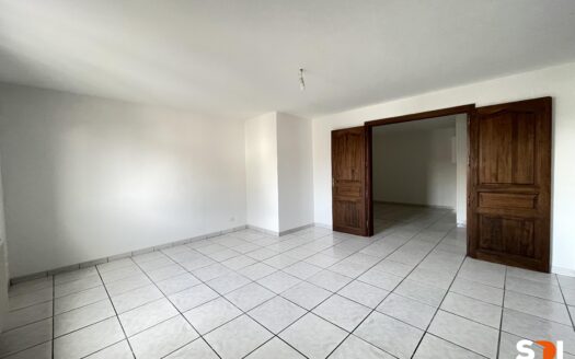 PLOBSHEIM – A LOUER T3 / 97M² AVEC PKG